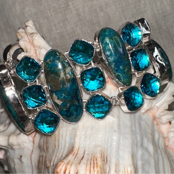 Gorgeous Shattuckite + Blue Topaz cluster statement bracelet cuff - Picture 4 of 10